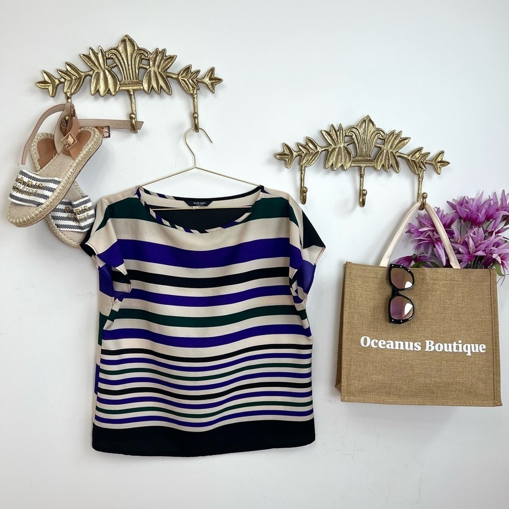 Contemporary striped short sleeve M